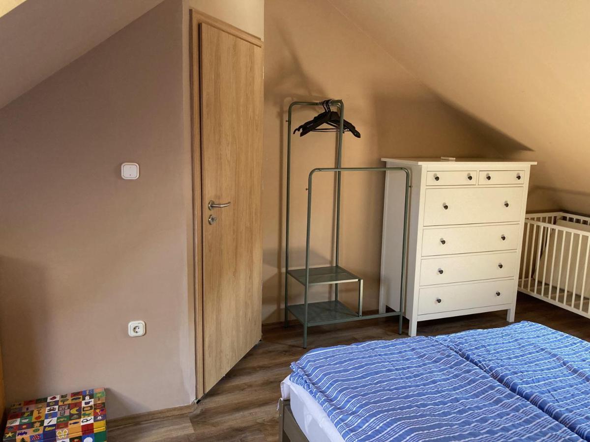 35 Vendeghaz Pecs Apartment ภายนอก รูปภาพ