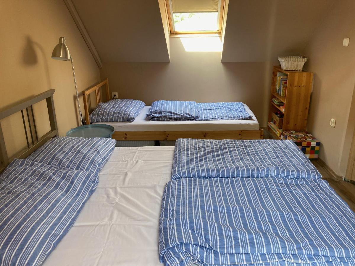 35 Vendeghaz Pecs Apartment ภายนอก รูปภาพ