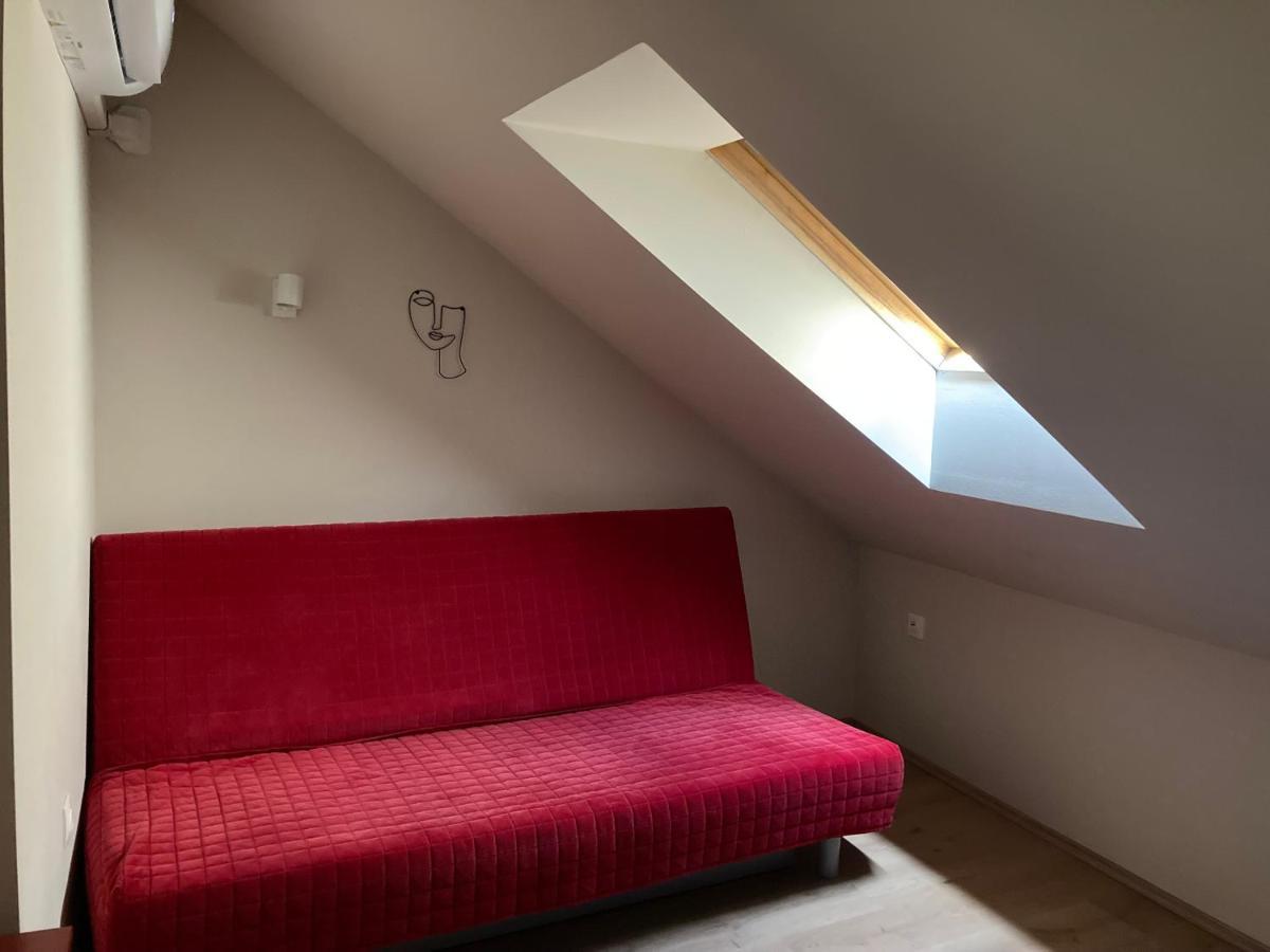 35 Vendeghaz Pecs Apartment ภายนอก รูปภาพ